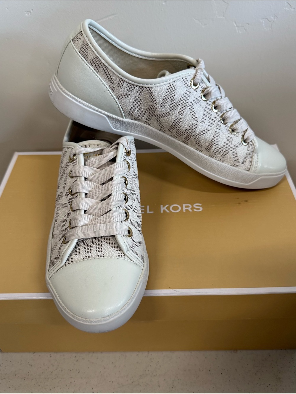 Michael Kors - Women's MK City Sneakers (Size 6)